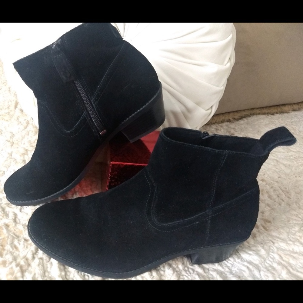 Vionic Water-Resistant Suede Ankle Boots - Vera 8